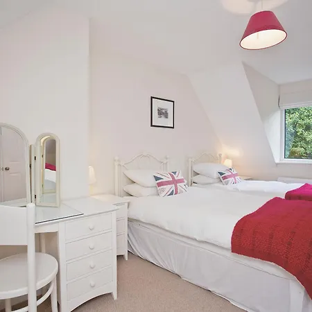 Castle View 度假居 *